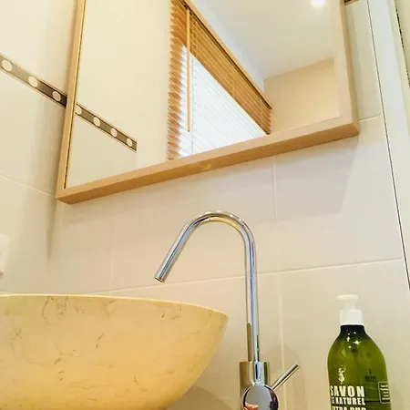 La Belle Verte بيت ضيافة بورنيك